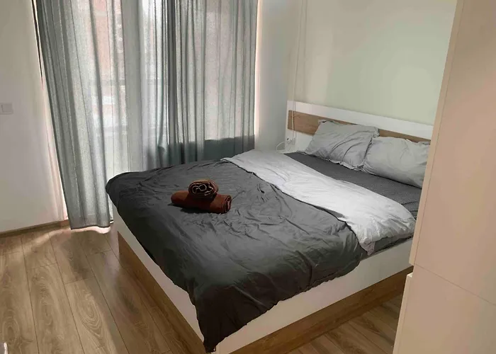 5 Min From The Airport Apartament